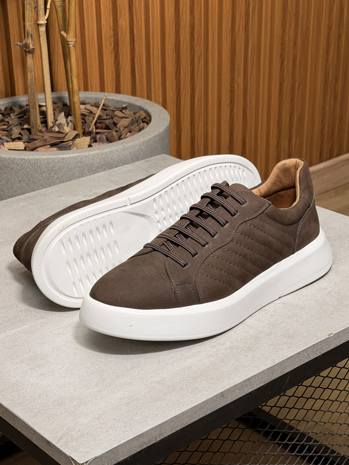 Sneaker Line True Hero