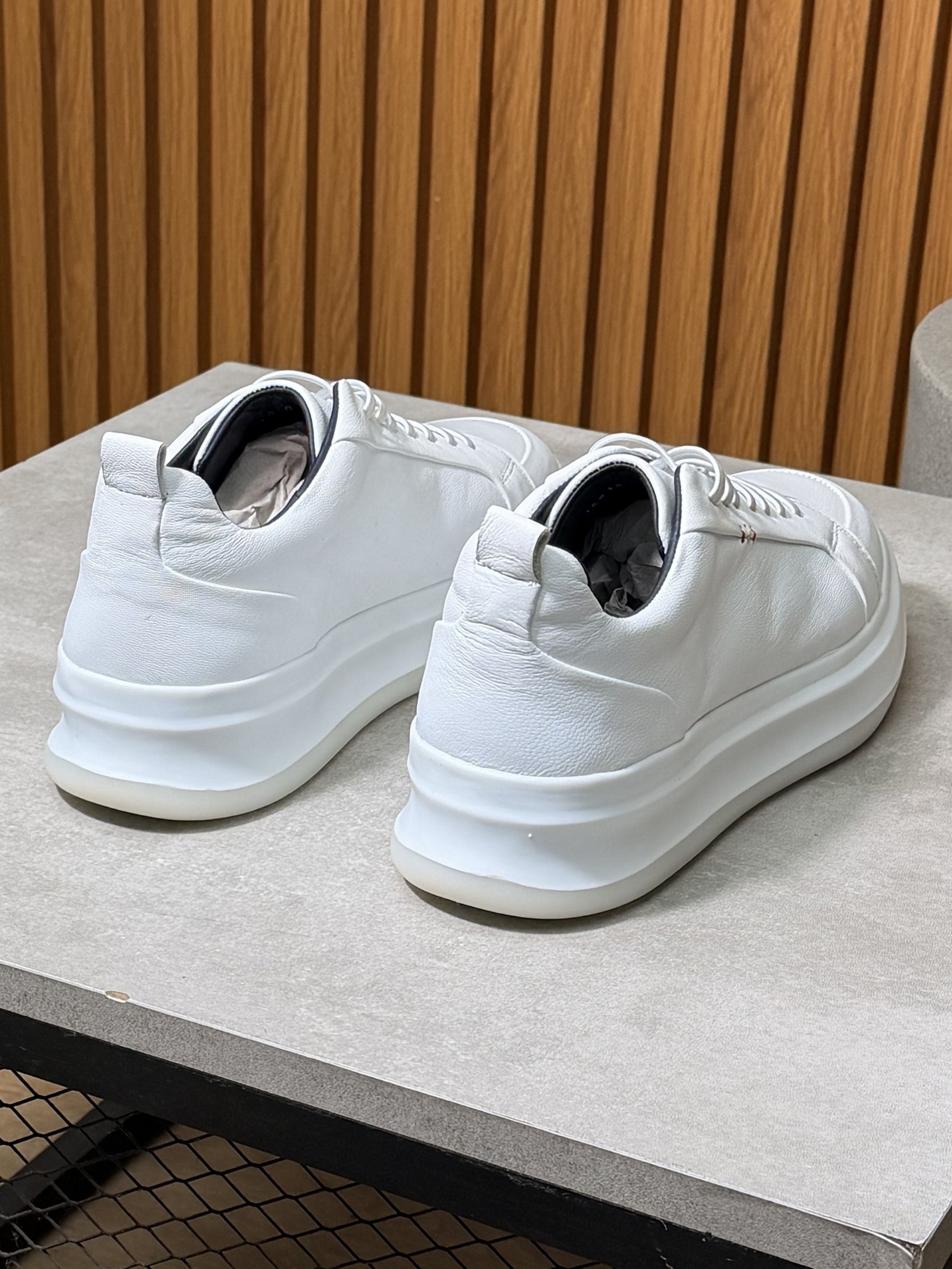 Sneaker Nobel True Hero