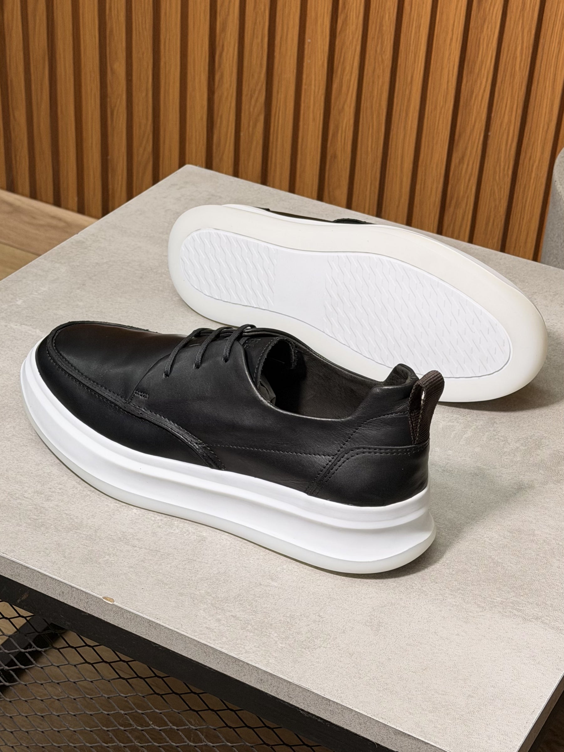 Sneaker Dock True Hero
