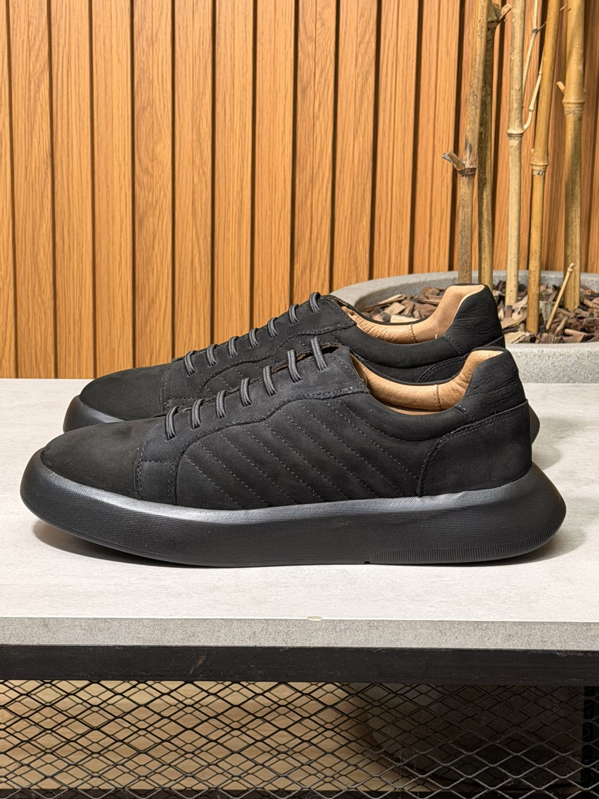 Sneaker Line True Hero